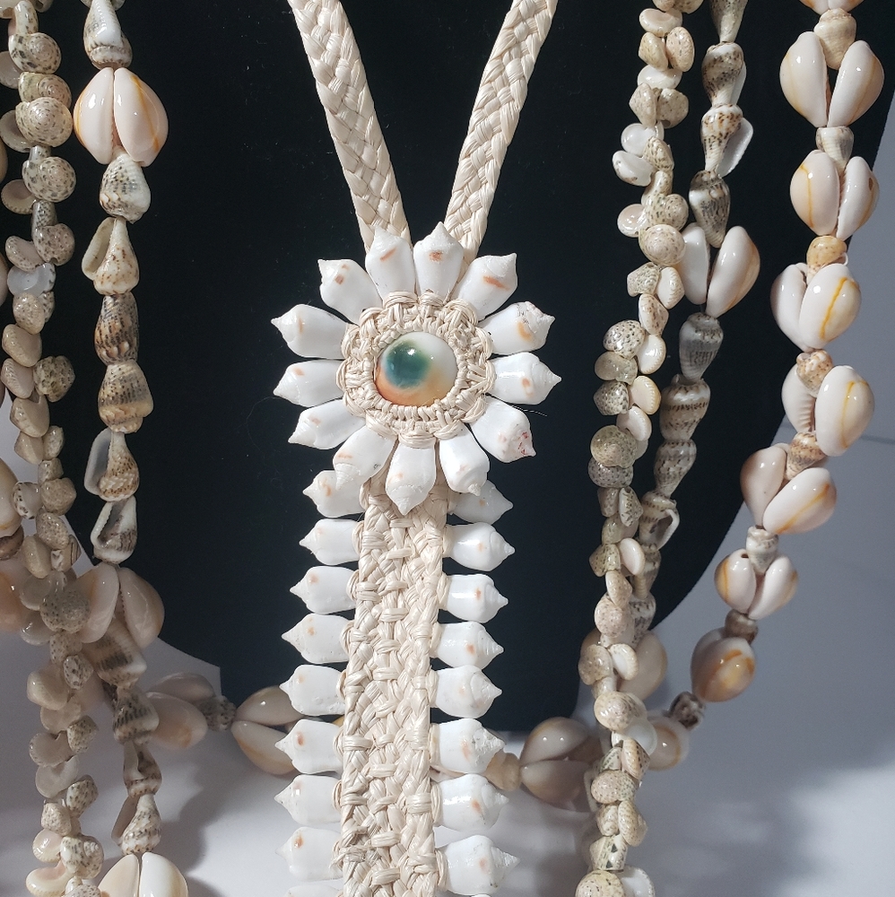 Gorgeous Bundle 9 Items, Shell Necklaces - image 5